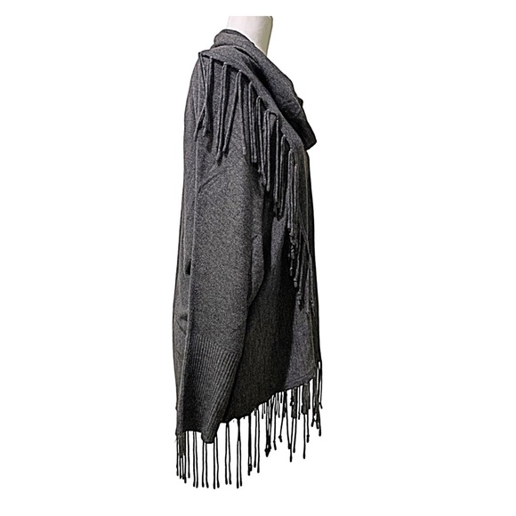 New York Collection Sweater Poncho W/Fringes Sweater Gray Color Sweater Size M - Picture 3 of 10